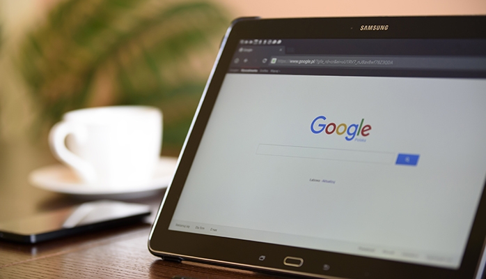 L’IA générative de Google face aux éditeurs de presse : la nécessité d’un cadre juridique renforcé et d’un « partage de la valeur »