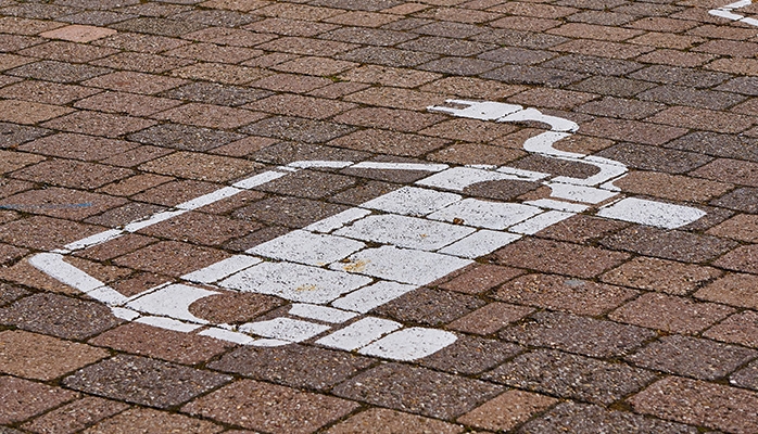 Voici ce que vous risquez en vous garant sur une borne de recharge